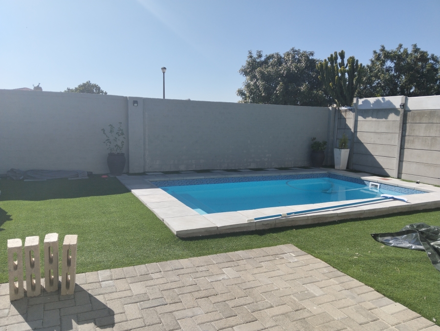 To Let 3 Bedroom Property for Rent in Vredelust Western Cape